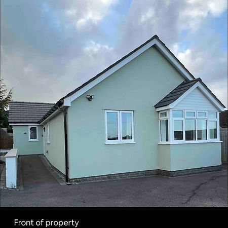 Green 3 Bed Bungalow With En-Suite And Parking Felton  Exteriör bild